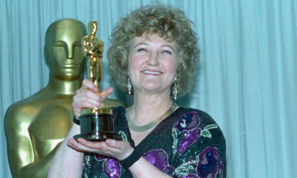 Brenda Fricker, de ‘Esqueceram de Mim 2’ e ‘Meu Pé Esquerdo’, morre aos 81 anos
