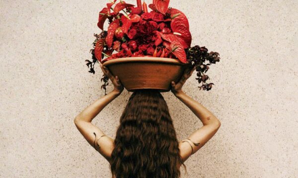 Músicas de 'Equilibrivm II', de Anitta, não fazem jus à grandiosidade do projeto