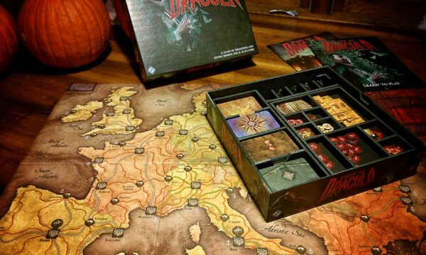Fury of Dracula e a modernidade dos designs antigos