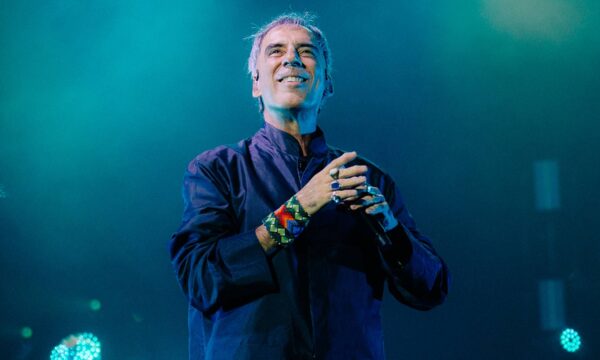 Arnaldo Antunes lança audiovisual de ‘Novo Mundo’ com participações de Marisa Monte, Ana Frango Elétrico e Vandal