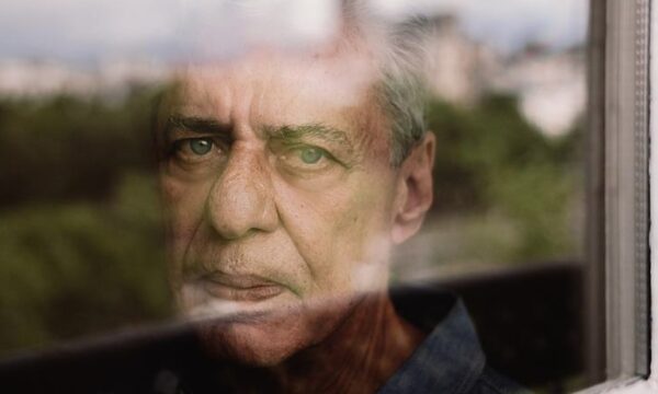 'Chico 2.0' acerta ao tirar Chico Buarque do nicho da MPB para levar a obra do artista para as quebradas urbanas
