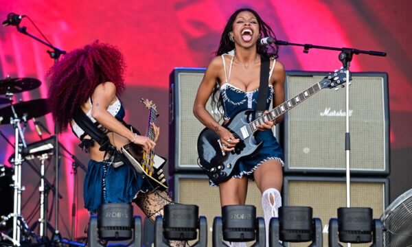 Nova Twins prova em estreia no Rock in Rio que para fazer metal pesadão duas bastam