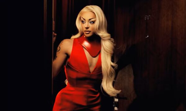 Pabllo Vittar faz a festa da carne ao se jogar na pista de 'Lost in lust', álbum que dilui o 'batidão tropical' da artista