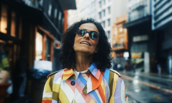 Zélia Duncan oferece 'Pan y leche' em single no rastro do êxito da música de Maurício Pereira no show 'Agudo grave'